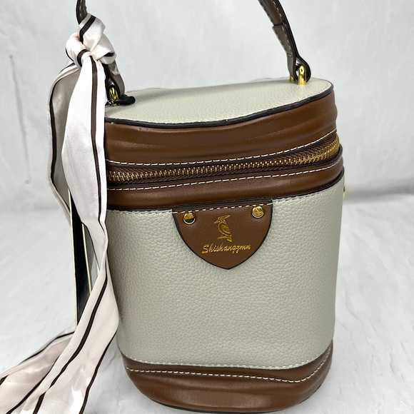Handbags - Bucket Fashion Bag Crossbody Brown Beige NWT Leather Purse Extra Strap